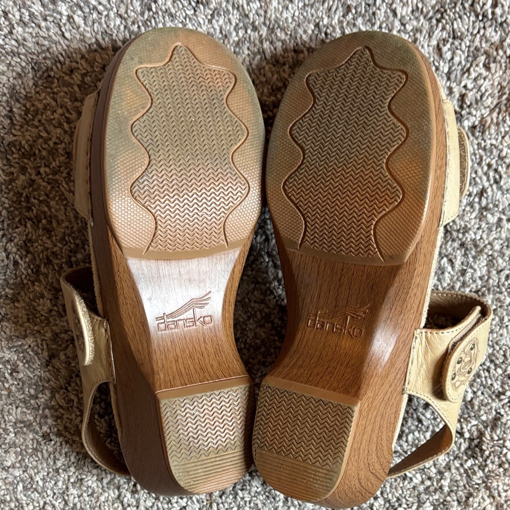 Dansko Women's Tan Slip-On Comfort Sandals - Picture 4 of 10